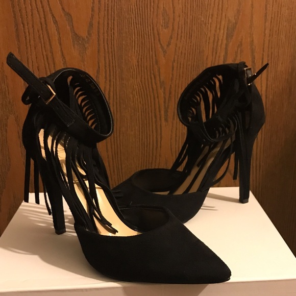 Shoes - Picture 4 of 7